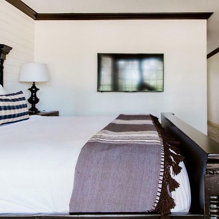 Hillside Boutique Hotel Castroville Eksteriør bilde