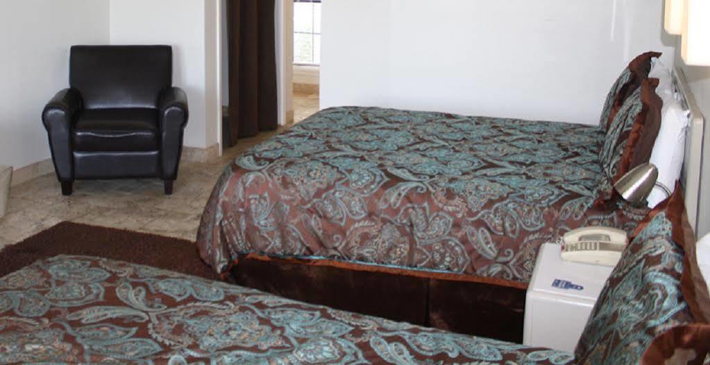 Hillside Boutique Hotel Castroville Eksteriør bilde