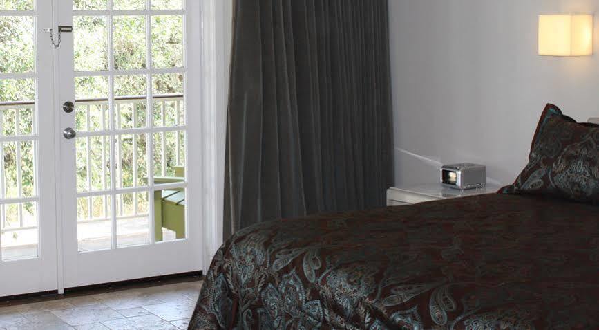 Hillside Boutique Hotel Castroville Eksteriør bilde